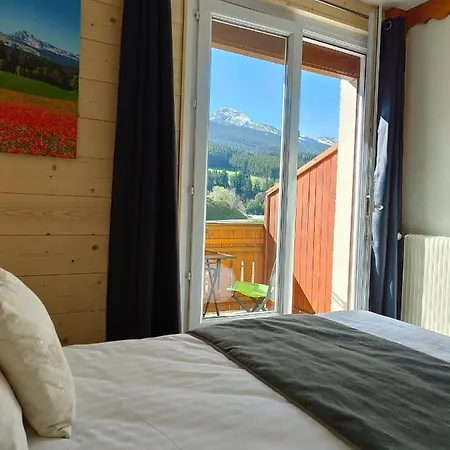 Logis Les Playes Hotel